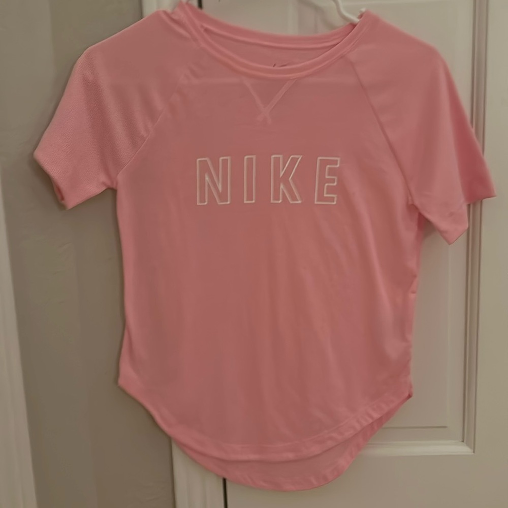 Nike Dri-Fit Girls Standard Fit Light Pink Top